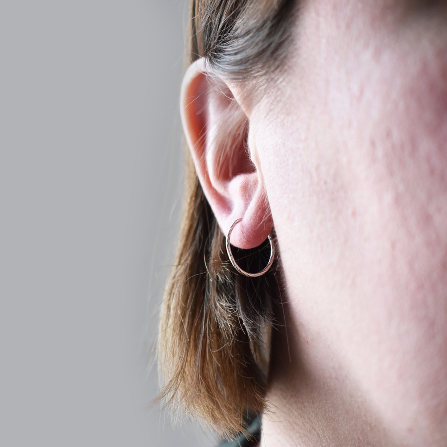 16mm Silver Twist Sleeper Hinged Hoops