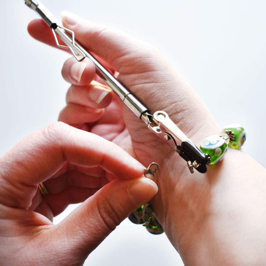 Extendable Jewelry Helper